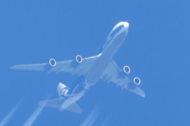 Simplesmente insano: Testando o zoom da Coolpix P1000 para ver um Boeing 747