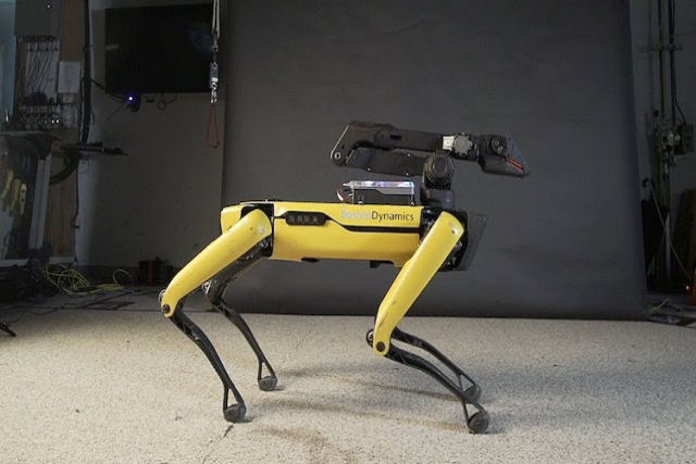 O robô de quatro patas da Boston Dynamics dança «Uptown Funk» melhor do que você