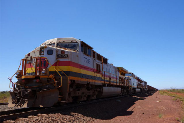Trem australiano percorreu mais de 92 quilmetros sem maquinista at ser descarrilado propositalmente