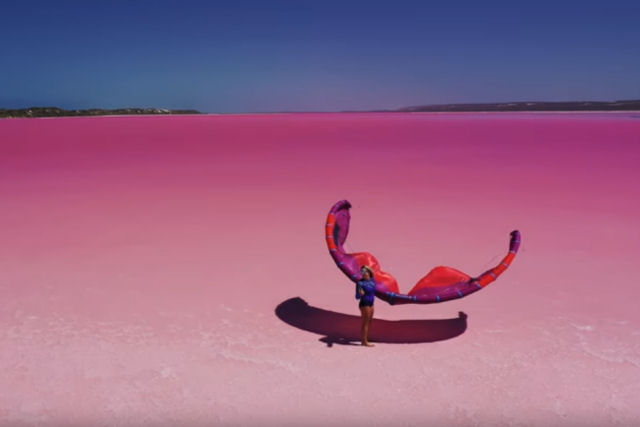 No  Photoshop: kitesurf na lagoa Hutt da Austrlia, onde a gua  rosa