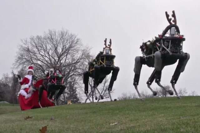 Como a cada ano a Boston Dynamics nos deseja feliz natal com renas muito especiais