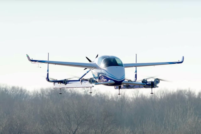 O txi areo autnomo da Boeing realiza com sucesso seu primeiro vo de teste