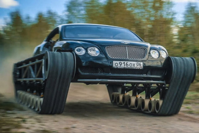 Mecnicos russos transformam um Bentley num hbrido com rodas de tanque