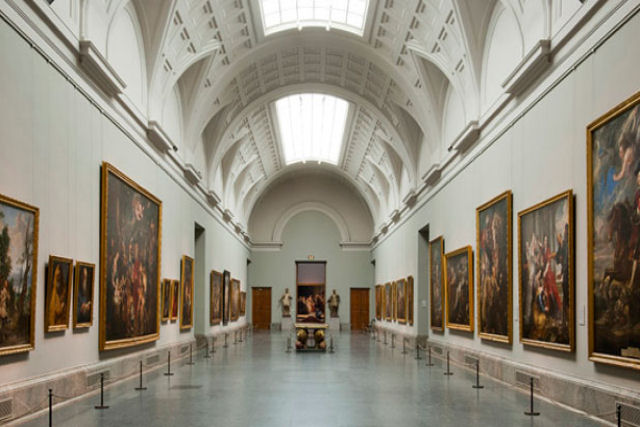 Voc pode entrar dentro dos quadros do Museu do Prado em seus 200 anos. Experimente,  bem bacana!