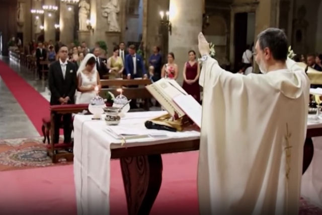 Benção de casamento italiano terminou da forma mais inesperada