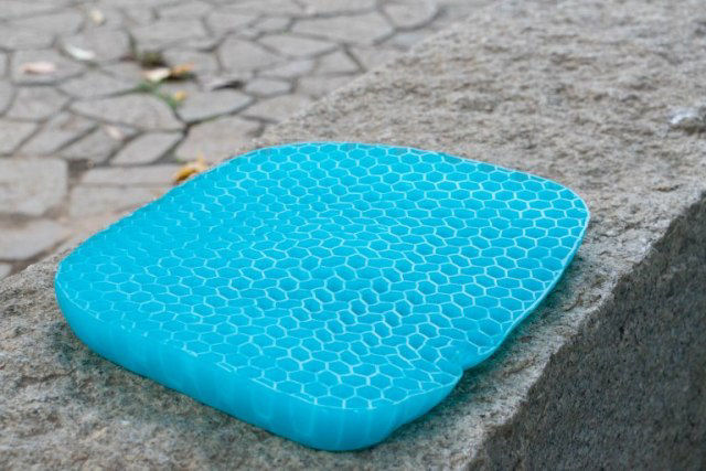 Esta almofada de gel pode realmente proteger um ovo se voc se sentar nele