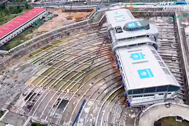 O incrvel time-lapse de um terminal urbano sendo girado 90 graus em Xiamen, China