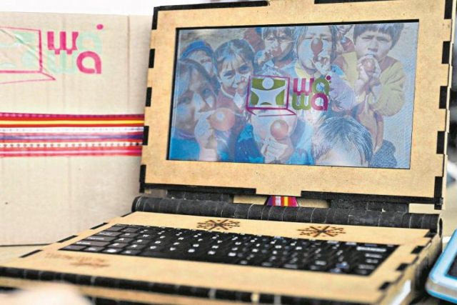 Empresa peruana cria laptop de madeira projetado para durar muitos anos