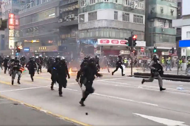 Este impressionante vdeo mostra que os protestos de Hong Kong j viraram cinema de ao