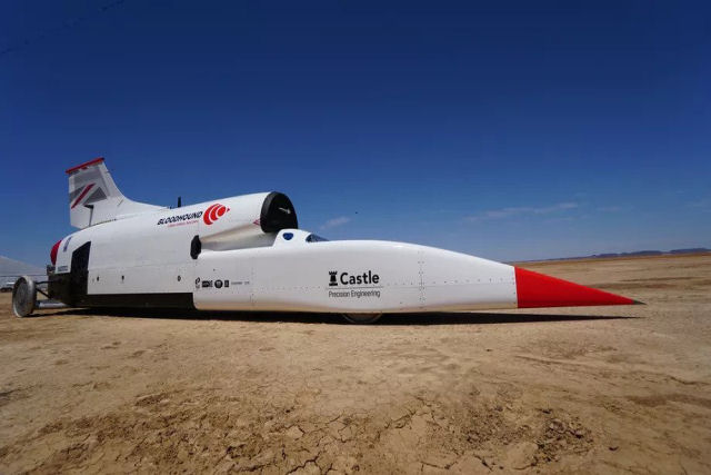 O carro supersnico Bloodhound LSR alcanou os 800 km/h