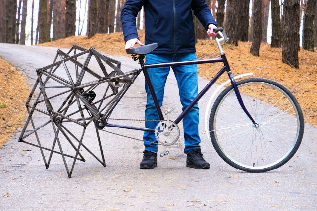 Uma bike que usa o projeto mecnico da Strandbeest cintica de Theo Jansen