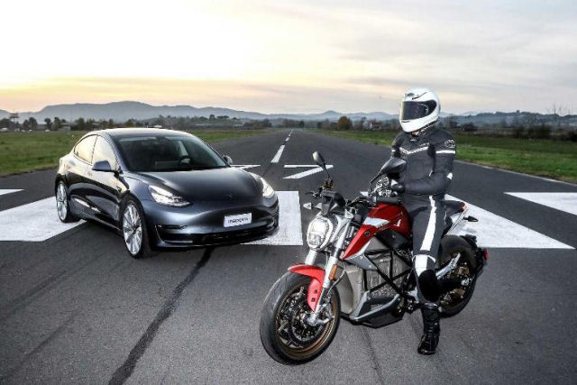 Corrida entre Tesla Model 3 e uma das motos eltricas mais potentes revela um surpreendente ganhador