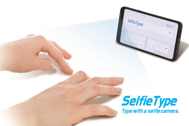 Este teclado invisível usa a câmera do celular para detectar a posição dos dedos sobre a mesa