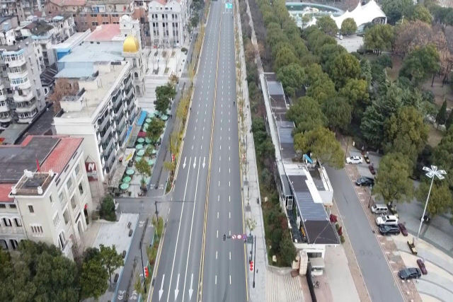 Uma cidade fantasma: drone mostra as ruas sem vida de Wuhan, epicentro do coronavírus