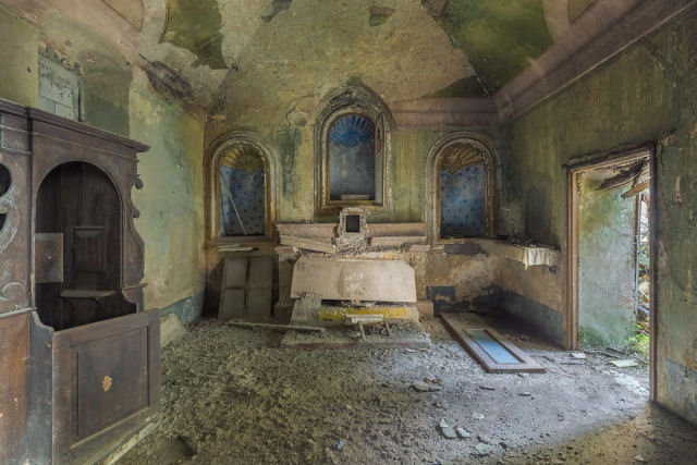 Fotos fantásticas mostram o declínio de igrejas abandonadas na Itália