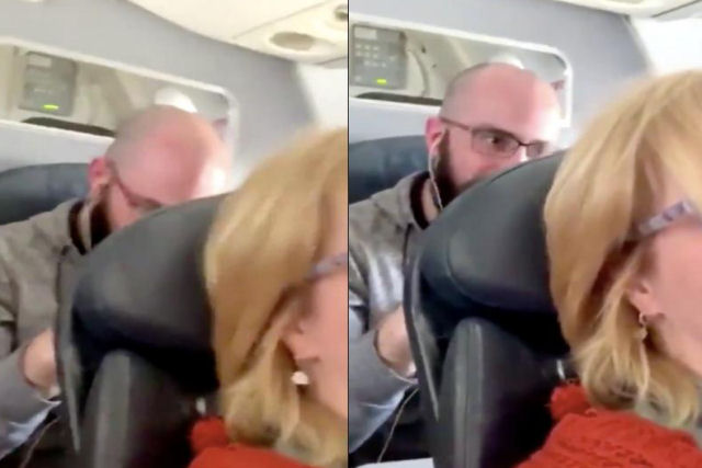 Americana grava um passageiro empurrando seu assento reclinado em um avio e afirma que a aeromoa ficou do lado dele