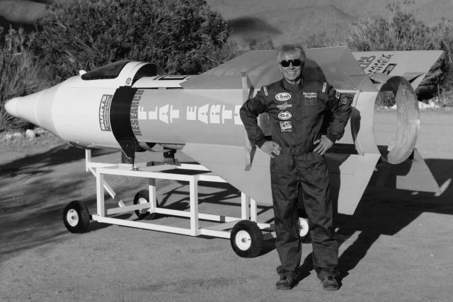 O estranho detalhe da morte de Mad Mike, o terraplanista que caiu com seu foguete a vapor
