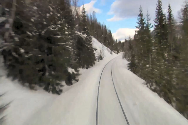 Uma transmisso ao vivo hipnotizante de um passeio de trem pelo interior da Noruega