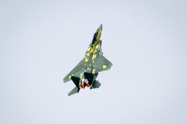 Veja como decola na vertical a versão mais avançada do mítico caça F-15