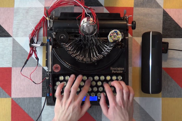 Transformando uma máquina de escrever de 100 anos em uma máquina de ritmos MIDI