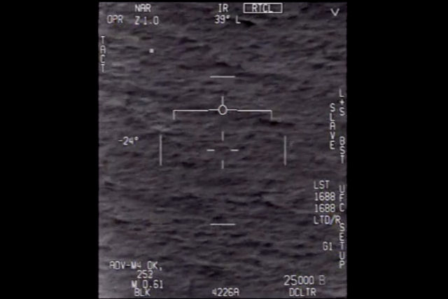 A Marinha dos Estados Unidos publicou oficialmente trs vdeos sobre OVNIs