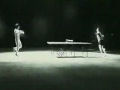 Jogando ping pong com Bruce Lee