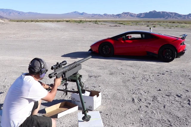 Que ocorre se você dispara em um Lamborghini a prova de balas com todo tipo de armas de diferentes calibres?
