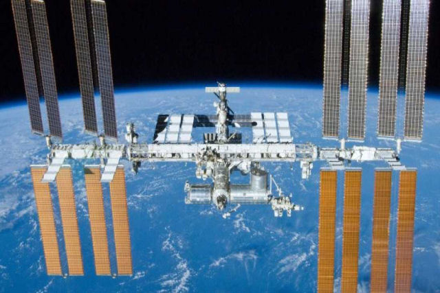 Uma ponte que conecta as nações: 20 anos da estação espacial internacional
