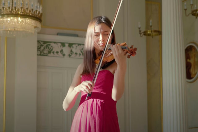 Virtuose de 19 anos interpreta Caprice n°5 de Niccolo Paganini