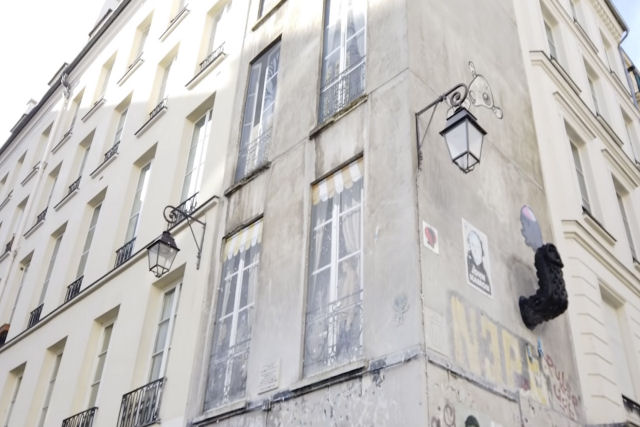 Por que há falsas portas, janelas e fachadas em pleno centro de Paris