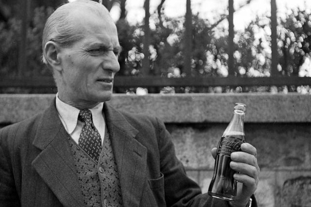 'Revolução Fria': o dia em que a Coca-Cola desembarcou na França, em 1950