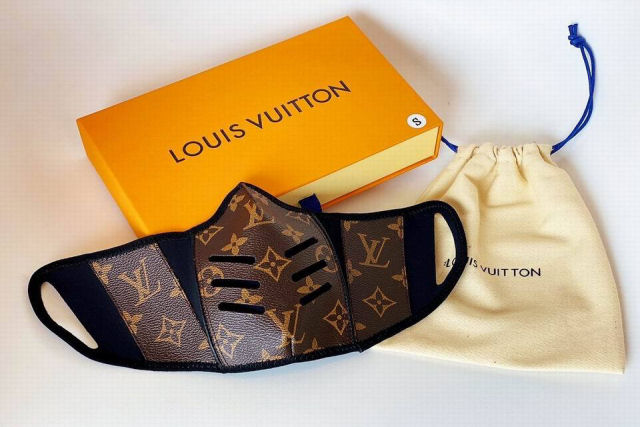 Louis Vuitton venderá máscaras faciais de luxo com seu monograma no meio da pandemia