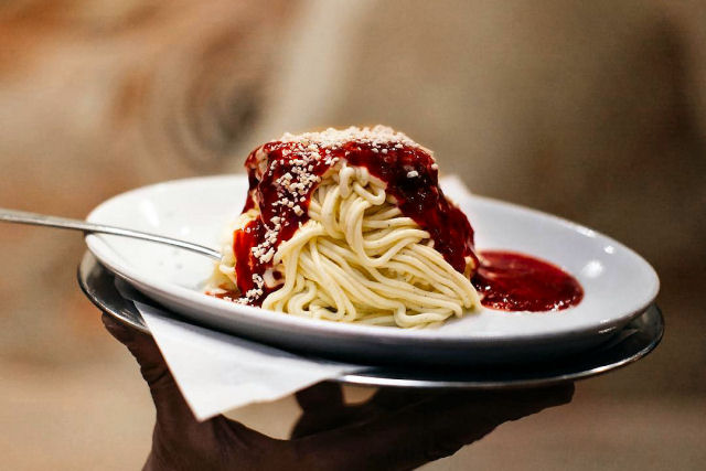 Italiano cria um sorvete que parece espaguete com molho