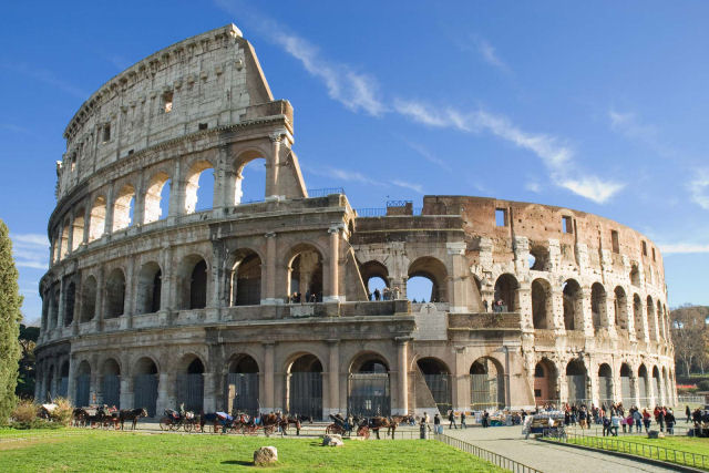 Passeios a pé em HD pelos lugares mais históricos da Itália: Coliseu, Pompéia, Basílica de São Pedro e mais