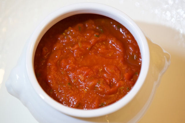 O que ocorre se deixarmos um prato com ketchup durante 3 semanas a temperatura ambiente?