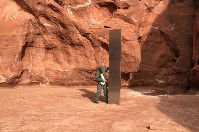 2020 tem mais surpresas: encontram um estranho monolito de metal no deserto de Utah