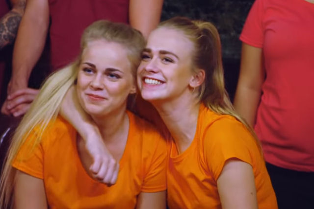 Um documentário fascinante sobre estranhos que parecem gêmeos idênticos