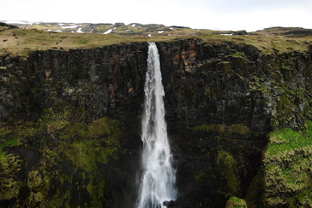 Imagens deslumbrantes de drones em 4K de paisagens icônicas na Islândia