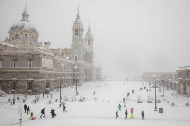 A tempestade Filomena praticamente congelou Madri
