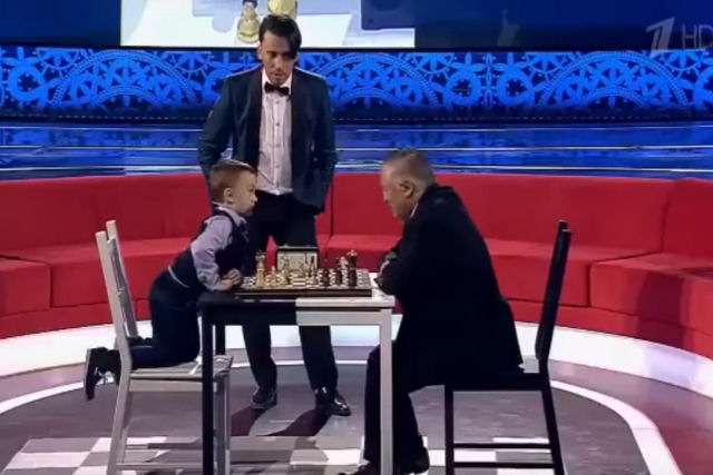 Menino Prodígio de 3 anos de idade Vs Anatoly Karpov 