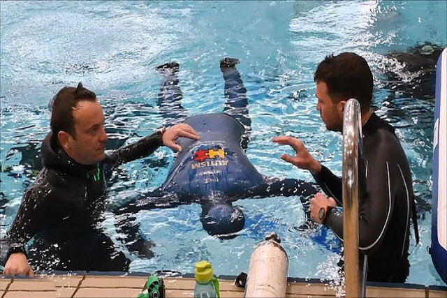 Croata estabelece um novo recorde sem respirar sob a água por 24 minutos