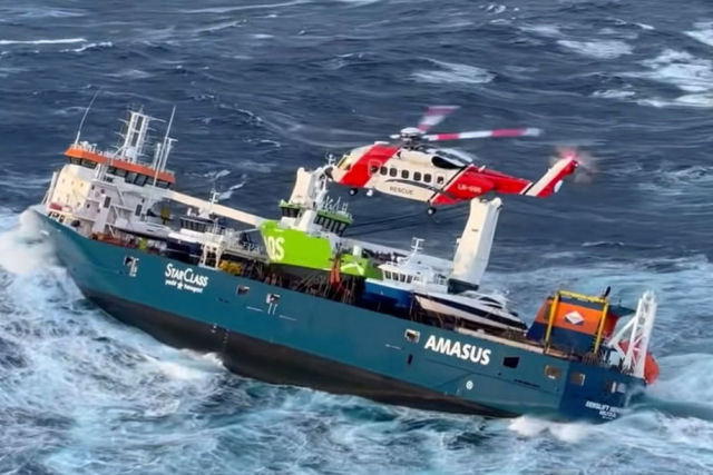 Tripulação de navio norueguês a deriva é resgatada em alto-mar