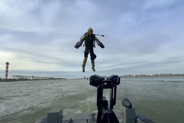 Homem de Ferro da vida real participa de exercício de embarque com Marinha Holandesa