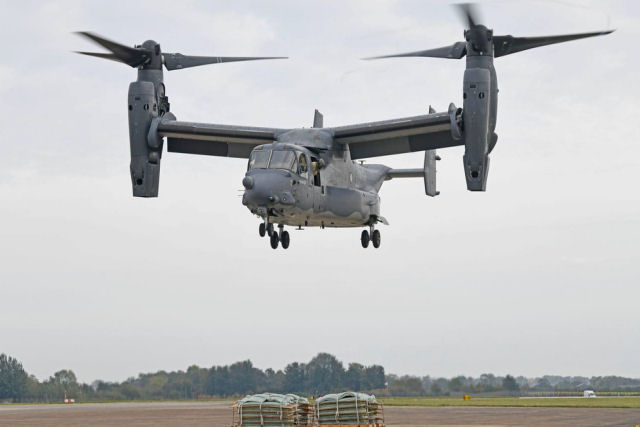 Aeronave militar dos EUA destrói heliporto durante exercício em hospital britânico e impede a aterrissagem de voos de emergência