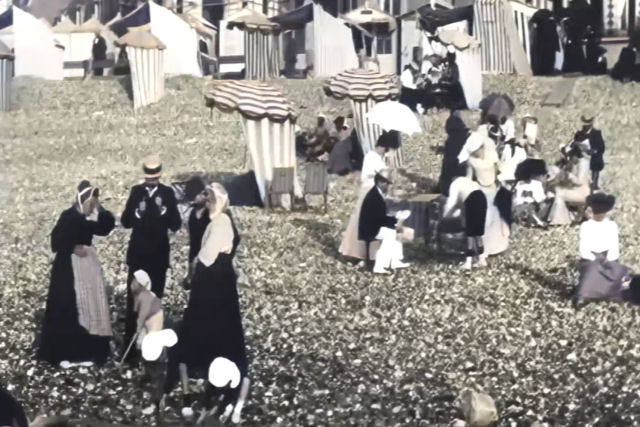 Veja como era um dia de praia na França faz 120 anos neste incrível vídeo restaurado