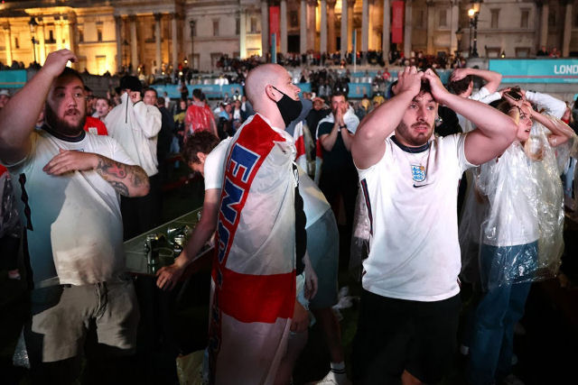 Como os torcedores de toda a Inglaterra reagiram à final da Euro 2020