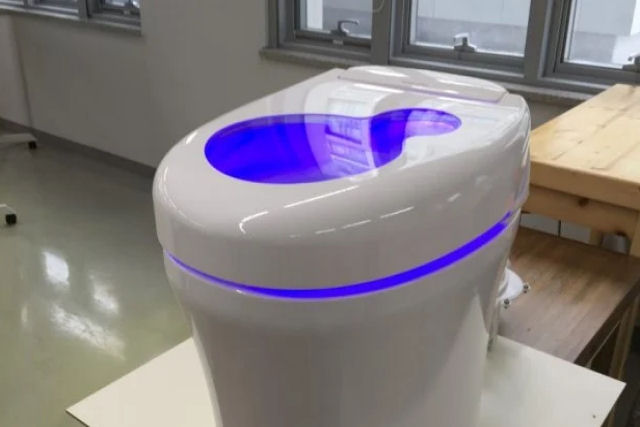 Universidade sul-coreana desenvolve toalete que converte cocô em energia e paga por 'depósitos'