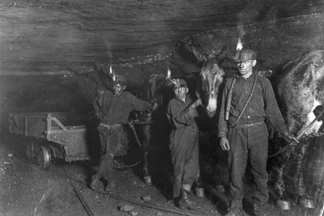 Por que uma canção sobre a exploração de mineiros fez tanto sucesso no mundo?