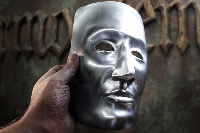 Como fazer uma máscara de metal?