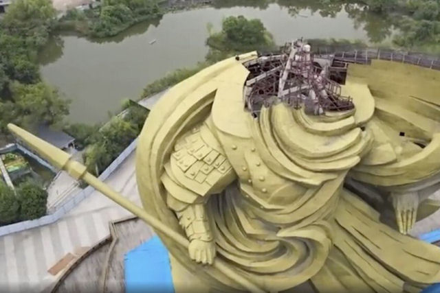 China gastará US$ 24 milhões para deslocar estátua gigantesca pelas críticas